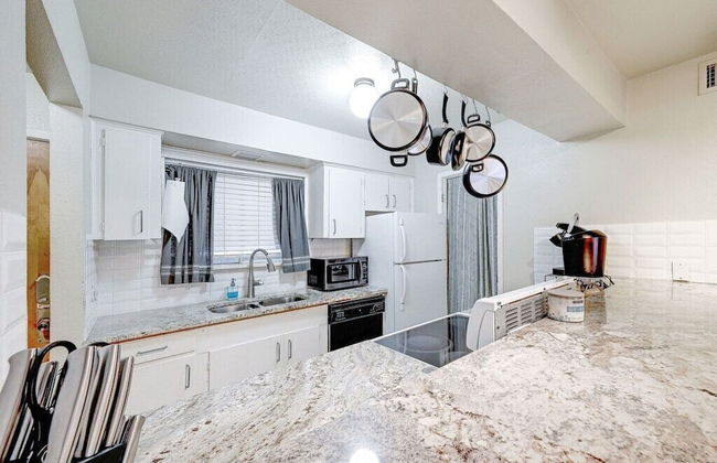 Centrally Located in Historic Tarrytown - Foto 9