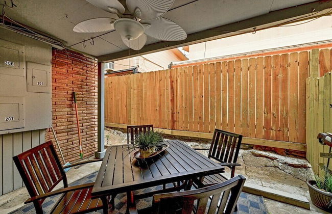 Centrally Located in Historic Tarrytown - Foto 12