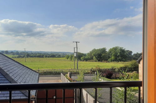 Photo 23 - Cozy Lanarkshire Apartment With a View