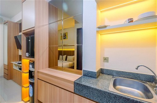 Foto 6 - Homey and Stylish Studio Room at Transpark Cibubur Apartment