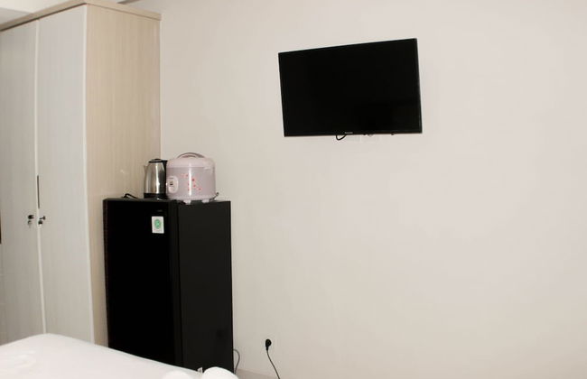 Homey And Cozy Studio Apartment At Elvis Tower - Foto 12