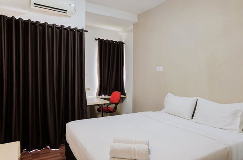 Foto 1 - Best Price Studio Apartment at Tamansari Skylounge