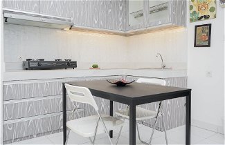 Photo 3 - Modern Comfy 2BR Casa De Parco Apartment
