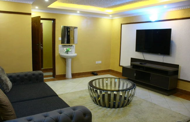 At Home With Karuris - Photo 8