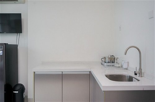 Photo 7 - Comfort And High Floor Studio At Brooklyn Alam Sutera Apartment