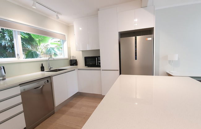 Herne Bay Gem Near Beach - Carpark - Photo 9