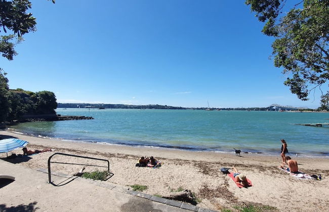 Herne Bay Gem Near Beach - Carpark - Photo 32