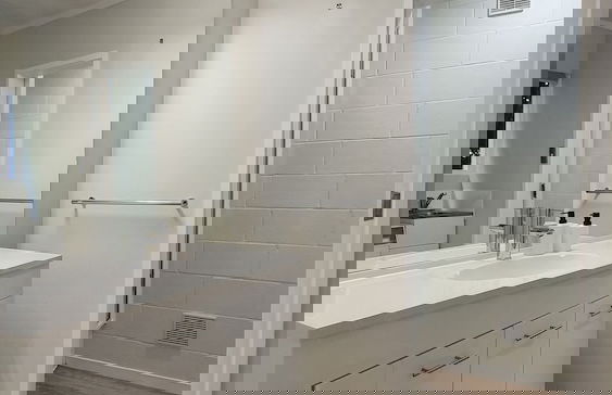 Herne Bay Gem Near Beach - Carpark - Photo 19