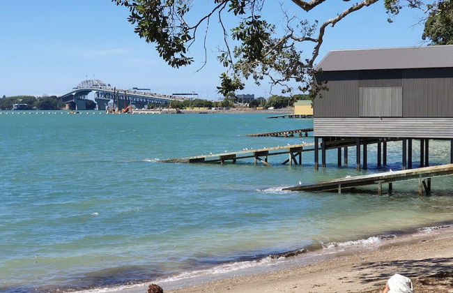 Herne Bay Gem Near Beach - Carpark - Photo 1