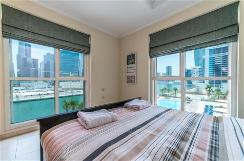 Photo 2 - Large 1 Bed Business Bay Canal