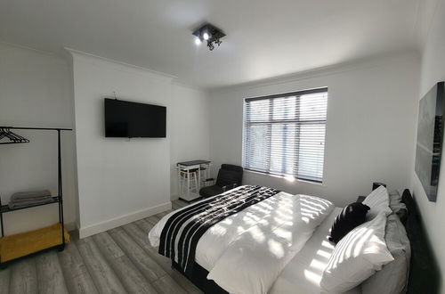 Foto 12 - Top Luxury 2 bed Apartment - London