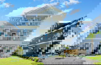 Foto 2 - Aquamarine by Avantstay 7BR w/ Pool, Hot Tub, Outdoor Dining, BBQ & Near Beach