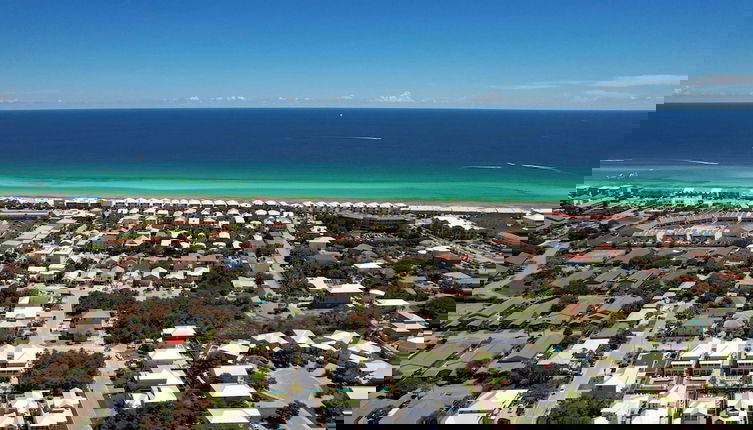 Foto 1 - Aquamarine by Avantstay 7BR w/ Pool, Hot Tub, Outdoor Dining, BBQ & Near Beach