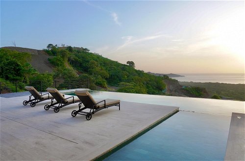 Foto 1 - Playa Flamingo Beautiful new 5-br Oceanview Villa - Luxury Casa de Iluminacion
