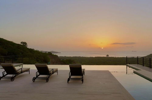 Photo 9 - Playa Flamingo Beautiful new 5-br Oceanview Villa - Luxury Casa de Iluminacion