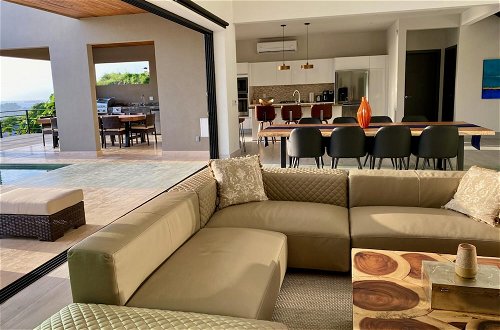 Photo 7 - Playa Flamingo Beautiful new 5-br Oceanview Villa - Luxury Casa de Iluminacion