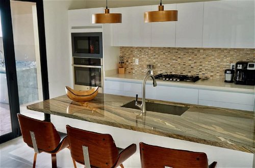 Foto 15 - Playa Flamingo Beautiful new 5-br Oceanview Villa - Luxury Casa de Iluminacion