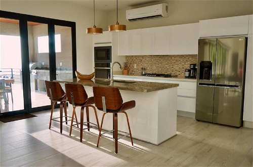 Foto 14 - Playa Flamingo Beautiful new 5-br Oceanview Villa - Luxury Casa de Iluminacion