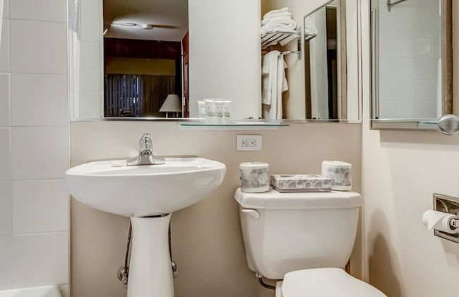 Rosellen Suites At Stanley Park - Foto 77