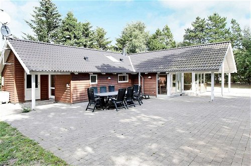 Foto 1 - 12 Person Holiday Home in Rodby