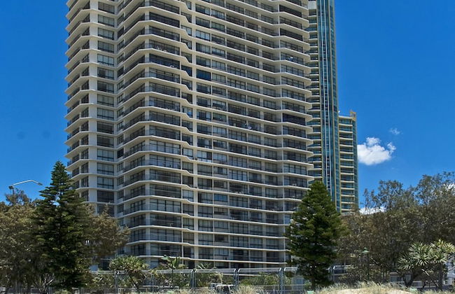 Hi Surf Beachfront Resort Apartments - Foto 1