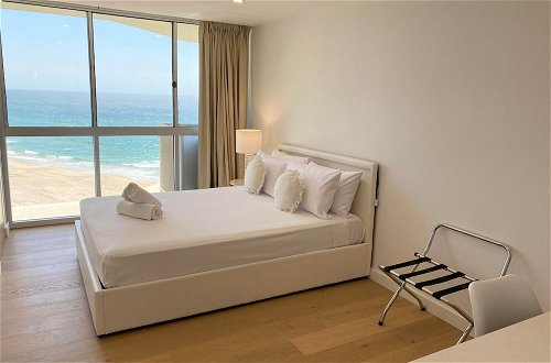 Foto 13 - Hi Surf Beachfront Resort Apartments