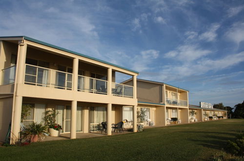 Photo 1 - Lakeview Motel & Apartments