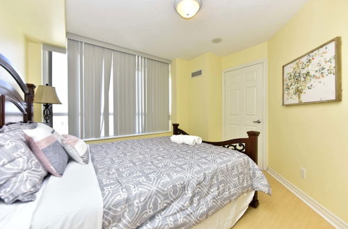 Photo 5 - Sarkar Suites - 3888 Duke of York Blvd