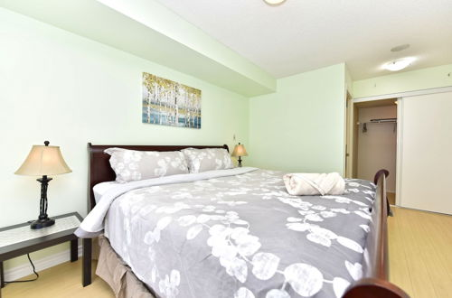 Photo 10 - Sarkar Suites - 3888 Duke of York Blvd