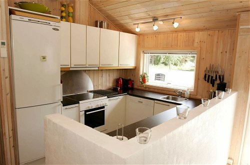 Foto 4 - 8 Person Holiday Home in Aakirkeby