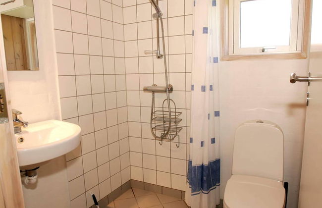 8 Person Holiday Home in Aakirkeby - Foto 8