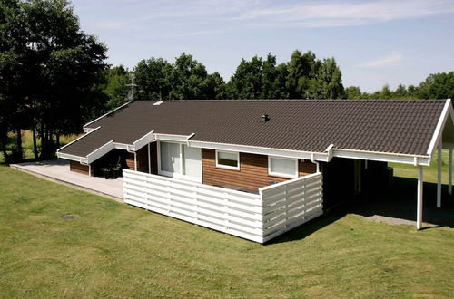 Photo 15 - 8 Person Holiday Home in Aakirkeby