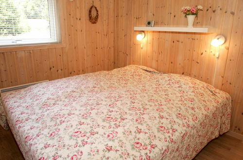 Photo 8 - 8 Person Holiday Home in Aakirkeby