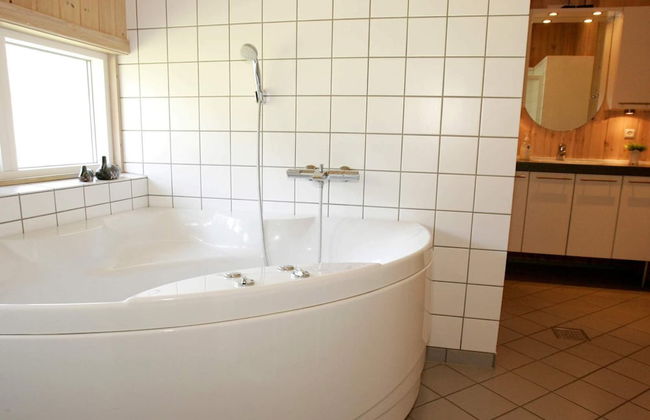 8 Person Holiday Home in Aakirkeby - Foto 13