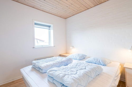 Photo 3 - 8 Person Holiday Home in Hvide Sande