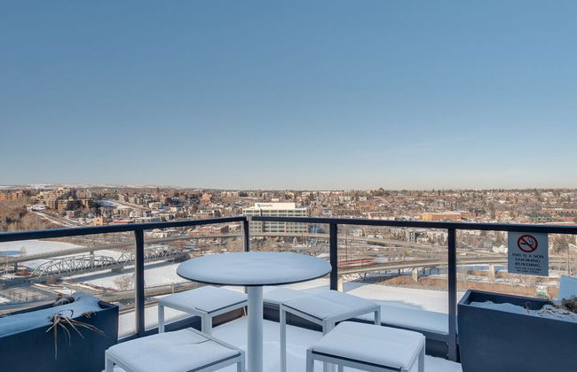 Sweeping Views Luxury 2BR Suite - Photo 17