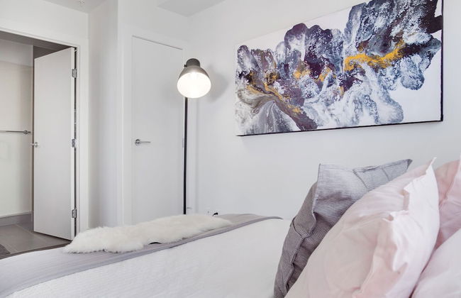 Sweeping Views Luxury 2BR Suite - Photo 5