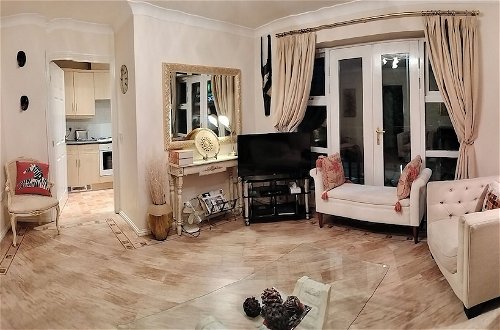 Photo 11 - Luxury Apartment in Hemel Hempstead Uk for Couples and Executives, Free Wifi