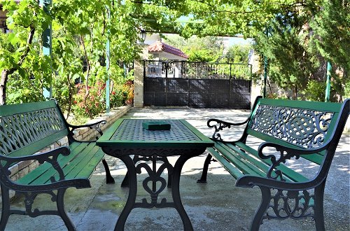Photo 12 - Charming 3-bed Apartment in Vlore
