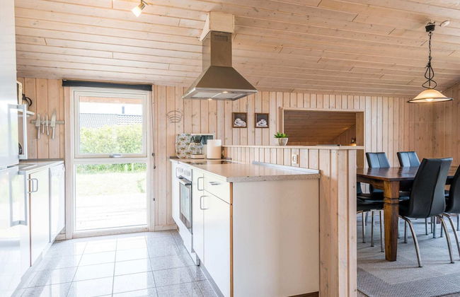 8 Person Holiday Home in Tarm - Foto 17