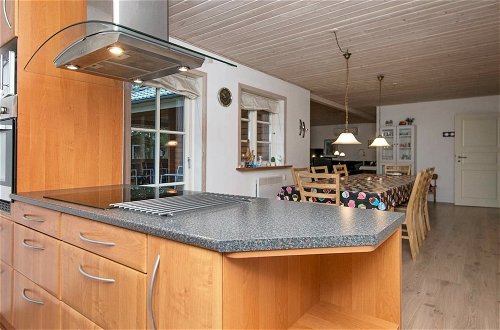 Photo 8 - 8 Person Holiday Home in Toftlund