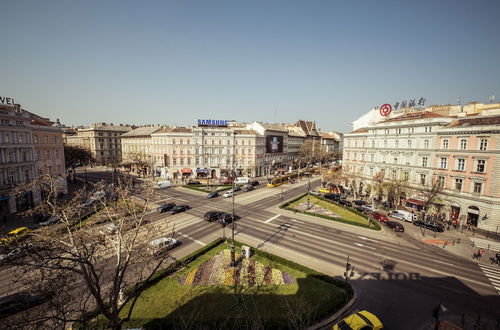 Photo 57 - Budapest Easy Flats- Oktogon Lux Apartment