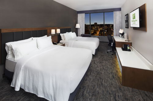 Photo 5 - Holiday Inn Hotel & Suites Montreal Centre-ville Ouest, an IHG Hotel