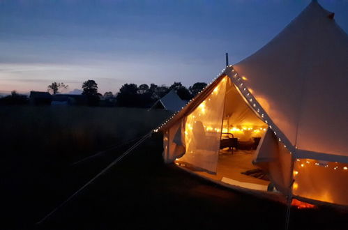 Foto 18 - 6m Bell Tent With log Burner, Located Near Whitby
