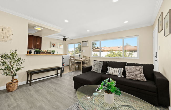 Sunny & Cheerful Near I-10 ~ Queen Beds ~ Parking - Foto 25