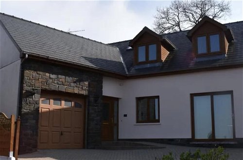 Photo 1 - Captivating 4-bed House in West Wales