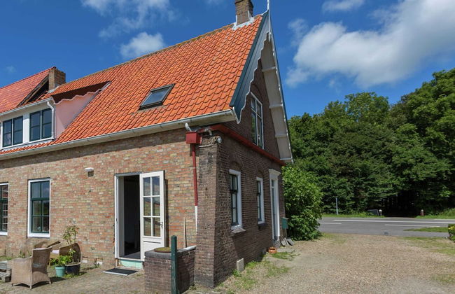 Scenic Holiday Home in Oostkapelle near Beach - Photo 1