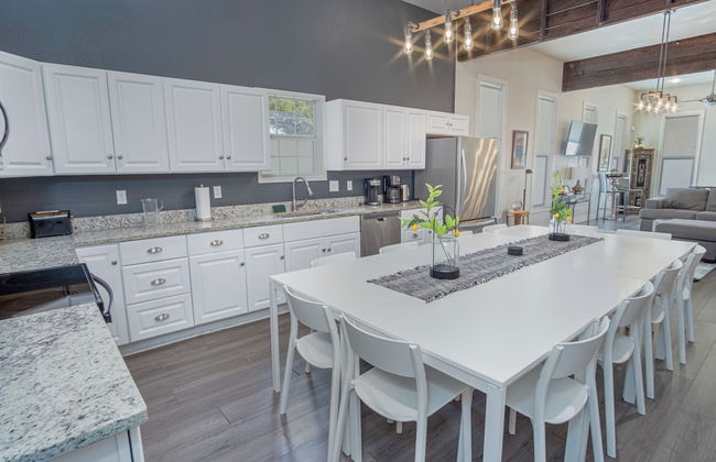 Gorgeous, Family-friendly Home Near Downtown - Foto 12