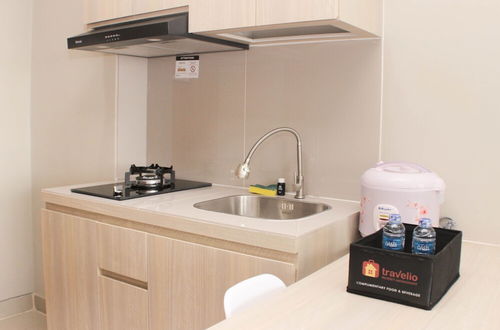 Photo 6 - Nice Studio At Gateway Park Lrt City Bekasi Apartment