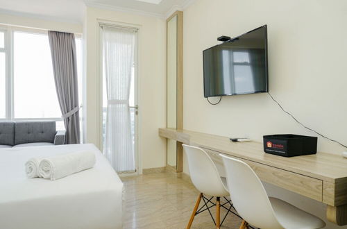 Photo 11 - Cozy and Furnished Studio at Menteng Park Apartment